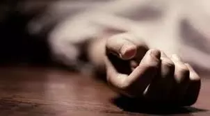प्लास्टर कार्य के लिए रखी गई सीमेंट की बोरियां गिरी, दबने से दो बच्चों की मौत