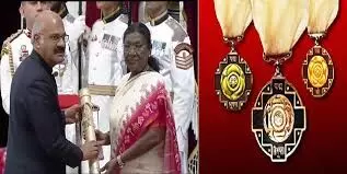 राष्ट्रपति द्रौपदी मुर्मू ने प्रदान किए पद्म पुरस्कार 2025, इन विभूतियों को मिला सम्मान