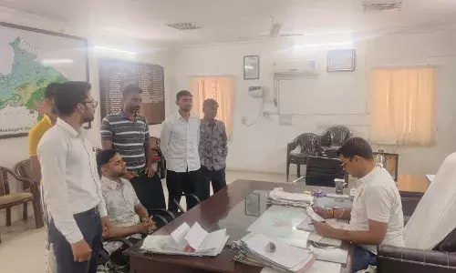 उपखण्ड अधिकारी मांडलगढ़  मदनमोहन शर्मा से मिलकर कराया समस्या से अवगत