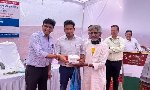 जिला कलक्टर ने किया मेडिकल चेकअप कैंप का निरीक्षण