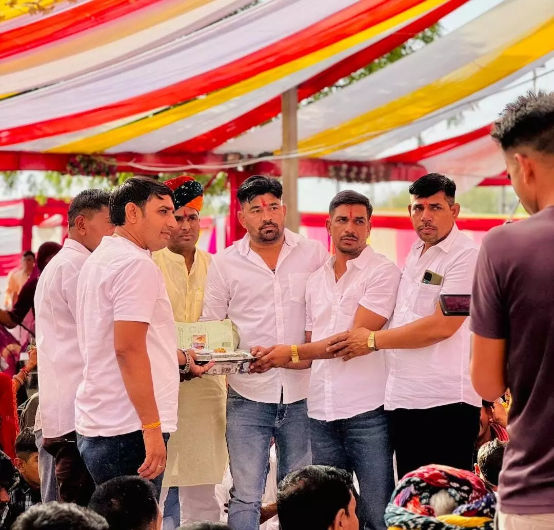 भांजे की शादी में 51 लाख रुपये का मायरा, भाई ने बहन को दिया सोना- चांदी, जमीन और कैश, क्षेत्र में चर्चा का विषय भांजे की शादी में 51 लाख रुपये का मायरा, भाई ने बहन को दिया सोना- चांदी, जमीन और कैश, क्षेत्र में चर्चा का विषय