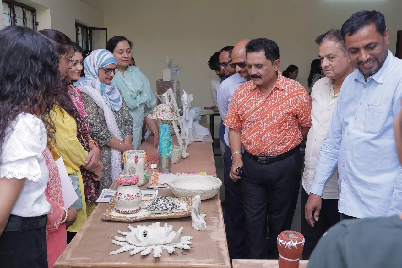 शिल्पग्राम में सात दिवसीय पेपरमैशी कार्यशाला का समापन शिल्पग्राम में सात दिवसीय पेपरमैशी कार्यशाला का समापन