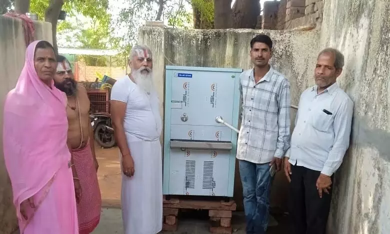 आकोला शिवालय में भामाशाह द्वारा वाटर कूलर भेंट आकोला शिवालय में भामाशाह द्वारा वाटर कूलर भेंट