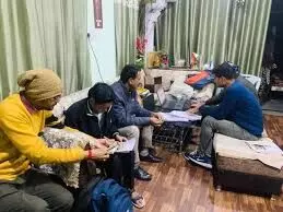 रिश्वत लेते पकड़े गये अधिशाषी अभियंता के आवास से लाखों रुपये की सम्पत्ति मिली रिश्वत लेते पकड़े गये अधिशाषी अभियंता के आवास से लाखों रुपये की सम्पत्ति मिली