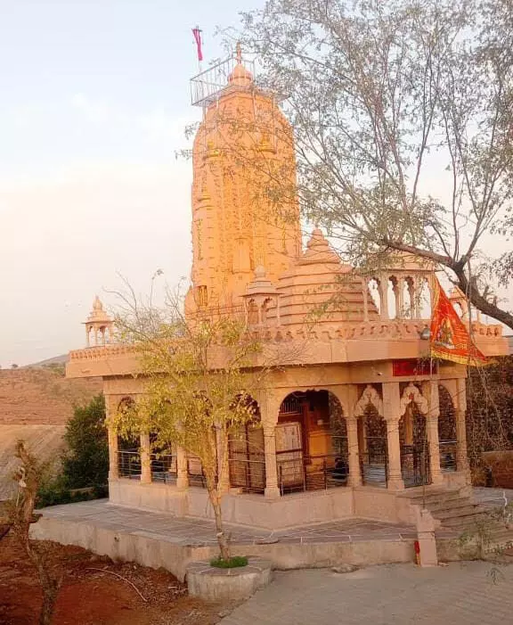 लाडपुरा में साबलेश्वर महादेव के महंत ने की अग्नि तपस्या लाडपुरा में साबलेश्वर महादेव के महंत ने की अग्नि तपस्या