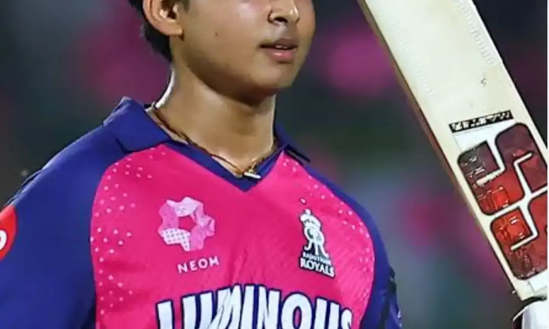 शतकवीर हुए वैभव