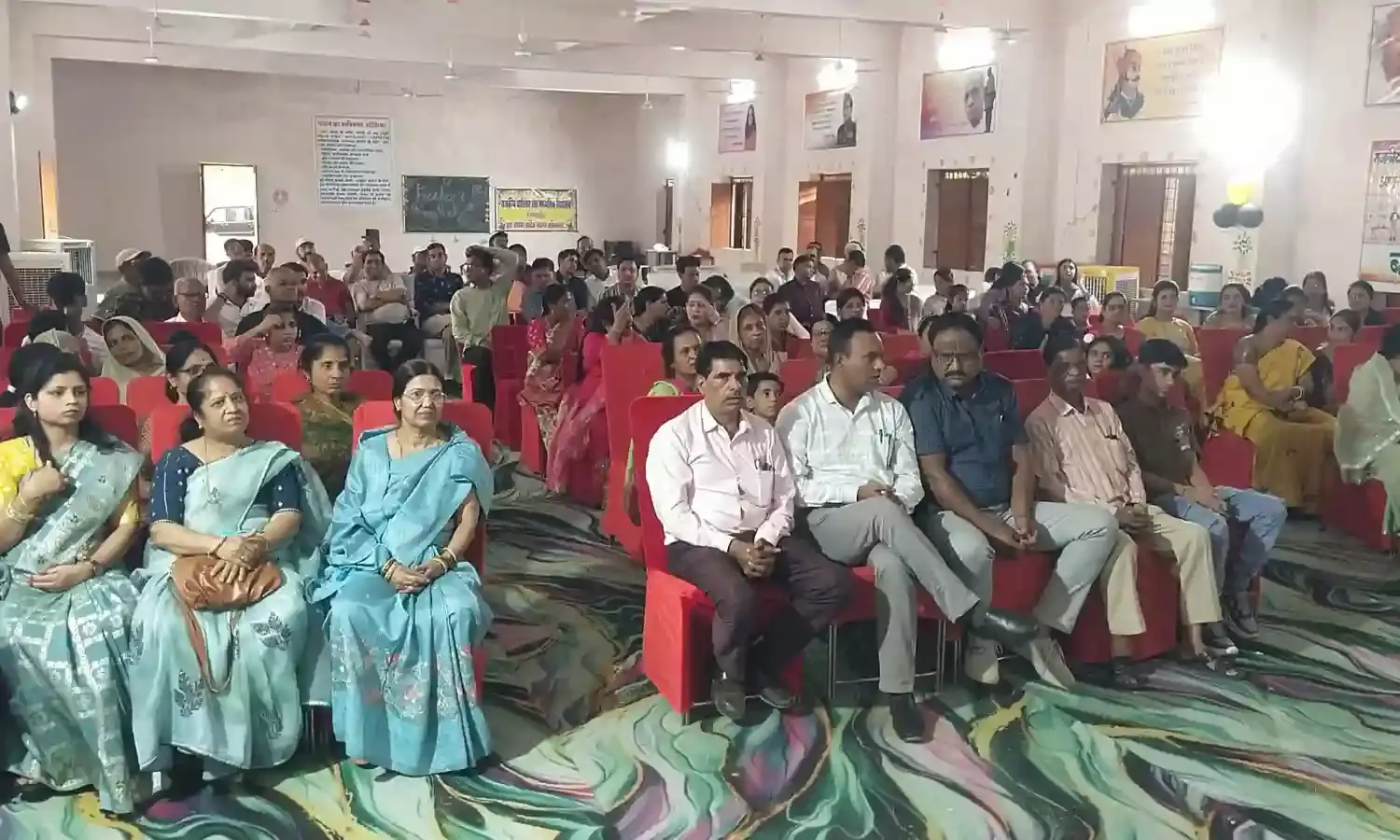 राबाउमावि की प्राचार्या गाजरे अपनी 39 वर्षों की गौरवमयी सेवा से हुई सेवानिवृत्त राबाउमावि की प्राचार्या गाजरे अपनी 39 वर्षों की गौरवमयी सेवा से हुई सेवानिवृत्त