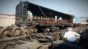 कबाड़ बेचकर रेलवे ने कमाए 14.49 करोड़