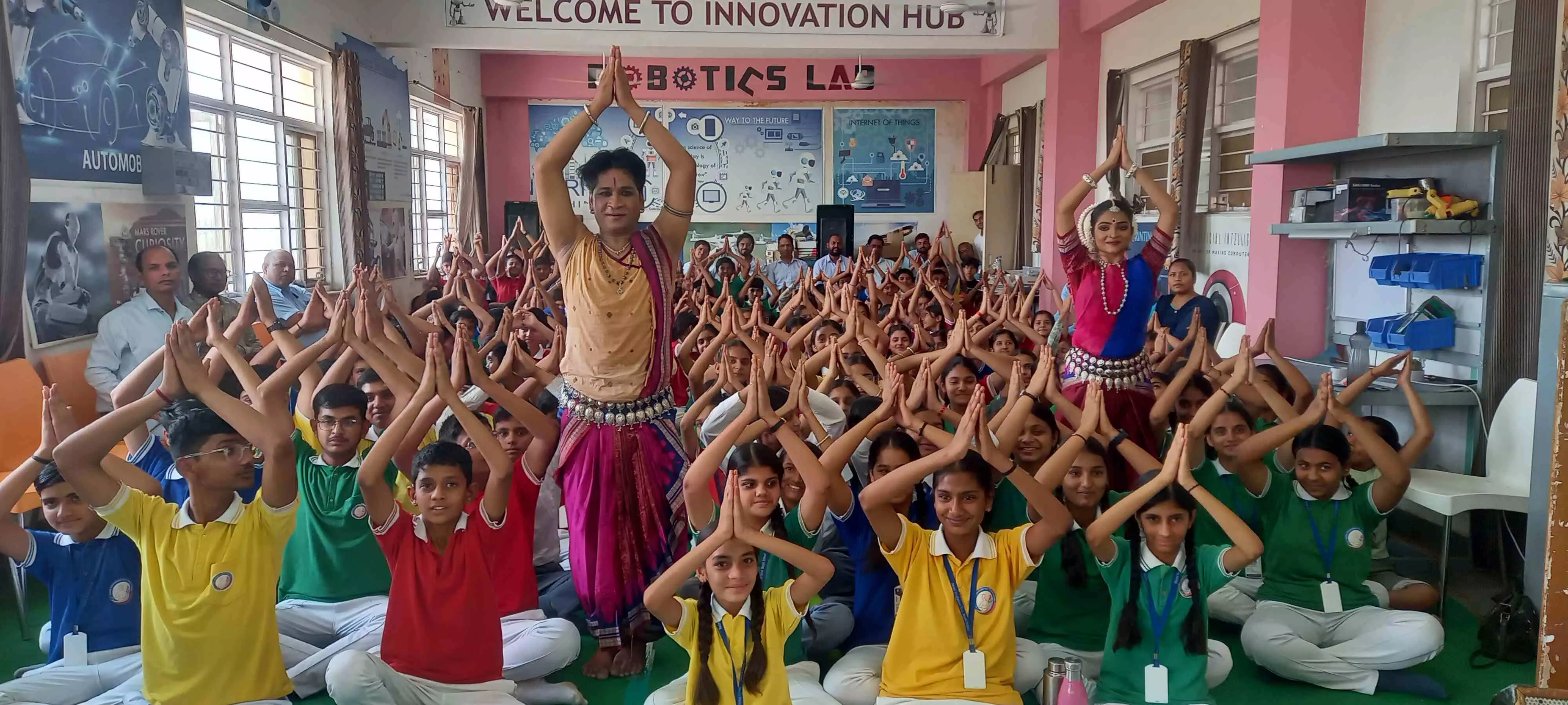 ओडिसी नृतक पर्वत स्वेन की सुवाणा व माण्डलगढ़ मॉडल विद्यालयों में प्रस्तुतियां ओडिसी नृतक पर्वत स्वेन की सुवाणा व माण्डलगढ़ मॉडल विद्यालयों में प्रस्तुतियां