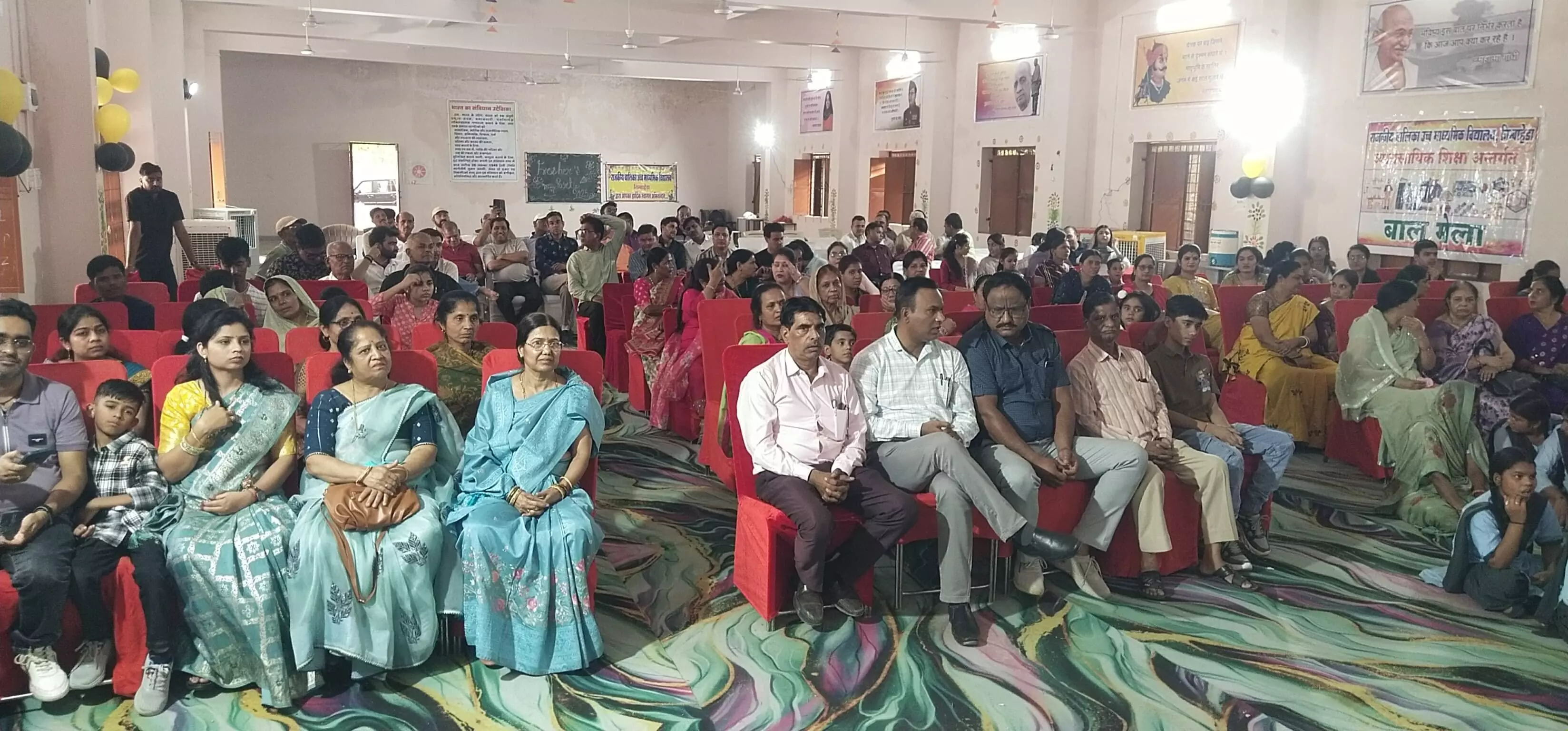 राबाउमावि की प्राचार्या गाजरे अपनी 39 वर्षों की गौरवमयी सेवा से हुई सेवानिवृत्त राबाउमावि की प्राचार्या गाजरे अपनी 39 वर्षों की गौरवमयी सेवा से हुई सेवानिवृत्त