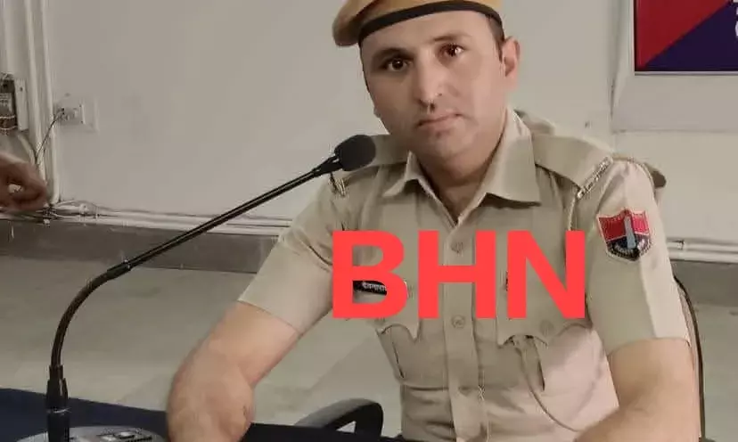 डिवाइडर से टकराकर कार पल्टी, बीगोद थाने के कांस्टेबल की मौत, एएसआई सहित तीन घायल