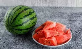तरबूज को खाने के बाद भूल से भी न खाएं ये 4 चीजें, सेहत को हो सकते हैं गंभीर नुकसान