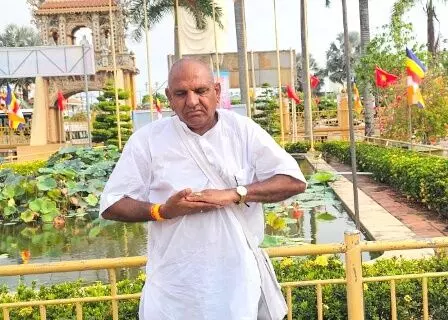 वियतनाम की पारंपरिक चिकित्सा और सामाजिक व्यवस्था का अध्ययन कर लौटे वैद्य हंसराज चौधरी वियतनाम की पारंपरिक चिकित्सा और सामाजिक व्यवस्था का अध्ययन कर लौटे वैद्य हंसराज चौधरी