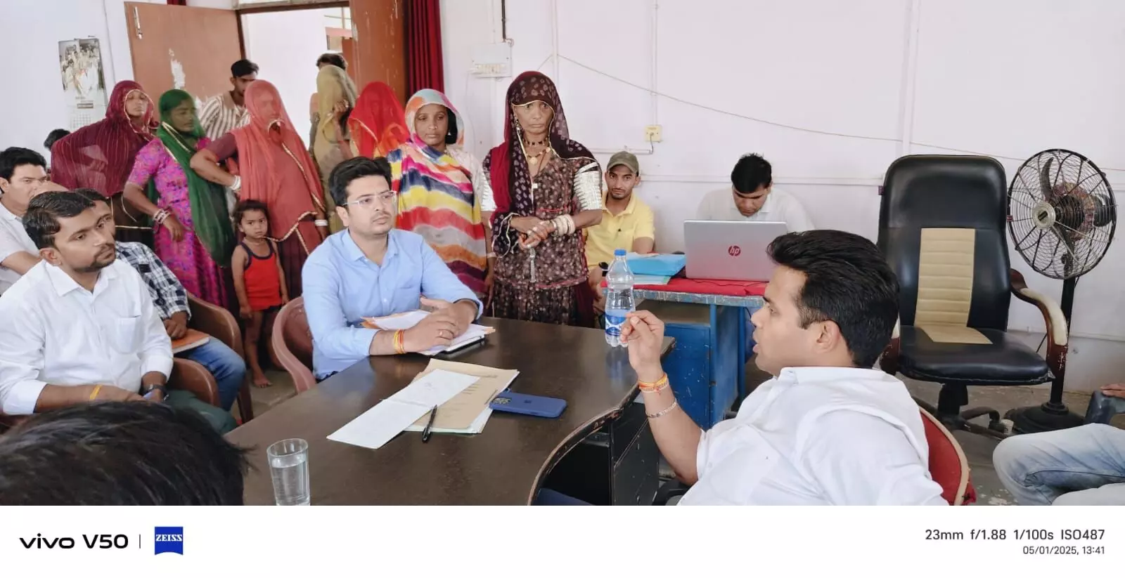 रावतपुरा में जिला कलक्टर आलोक रंजन ने की जनसुनवाई