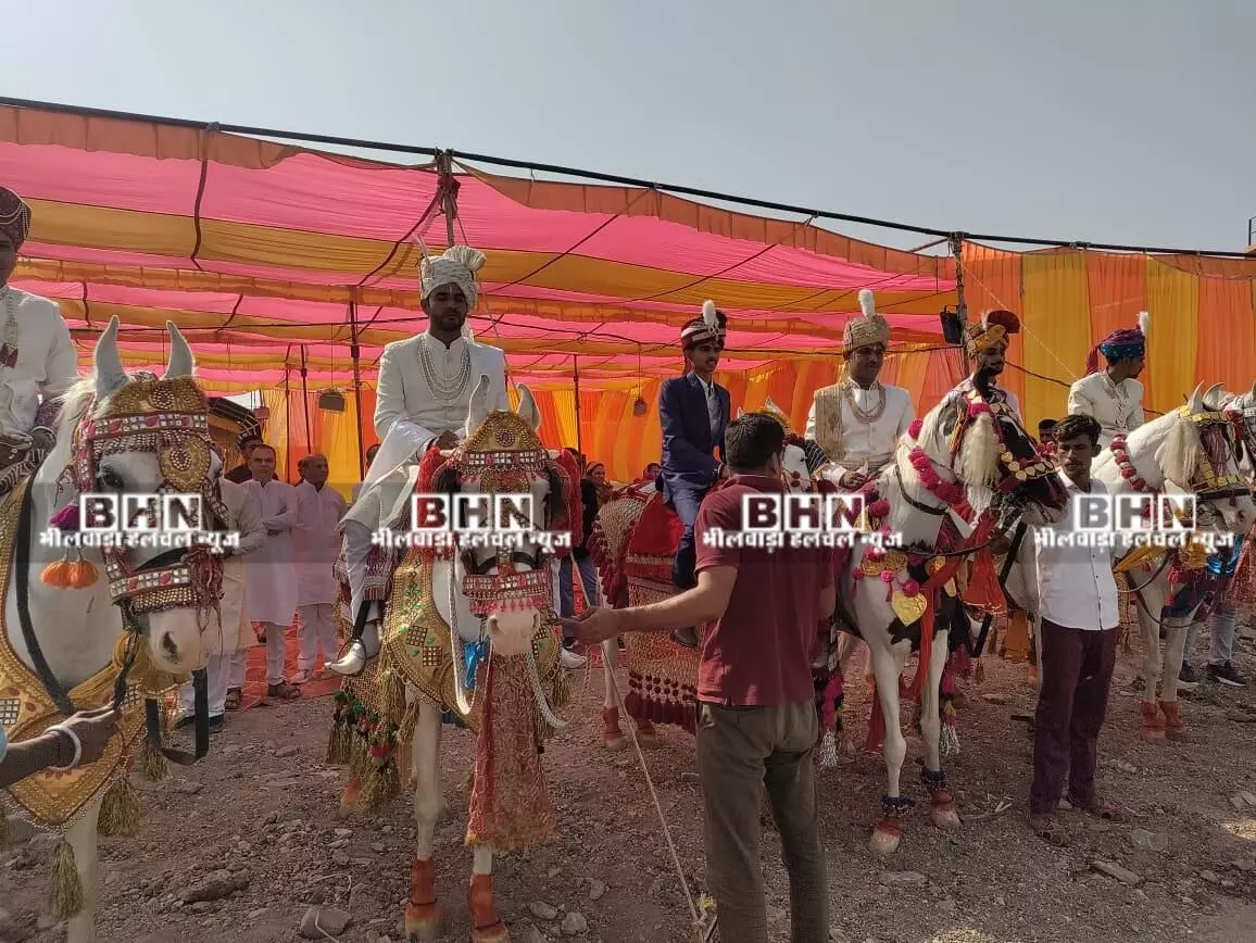 सामूहिक विवाह सम्मेलन में गुर्जर गौड़ ब्राह्मण समाज के छह जोड़े परिणय सूत्र में बंधे सामूहिक विवाह सम्मेलन में गुर्जर गौड़ ब्राह्मण समाज के छह जोड़े परिणय सूत्र में बंधे