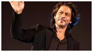 फिल्म नहीं चलती तो खुद को बाथरूम में बंद करके रोते हैं शाहरुख खान फिल्म नहीं चलती तो खुद को बाथरूम में बंद करके रोते हैं शाहरुख खान