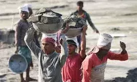 गरीबों, मजदूरों को गर्मी, लू से बचाने के लिए राजस्थान सहित 11 राज्यों को मानवाधिकार आयोग के निर्देश गरीबों, मजदूरों को गर्मी, लू से बचाने के लिए राजस्थान सहित 11 राज्यों को मानवाधिकार आयोग के निर्देश