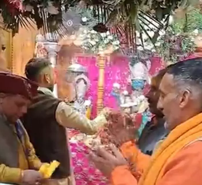 हजारों श्रद्धालु के साथ ही सीएम धामी रहे मौजूद, पीएम मोदी के नाम से हुई पहली पूजा
