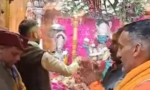 हजारों श्रद्धालु के साथ ही सीएम धामी रहे मौजूद, पीएम मोदी के नाम से हुई पहली पूजा हजारों श्रद्धालु के साथ ही सीएम धामी रहे मौजूद, पीएम मोदी के नाम से हुई पहली पूजा
