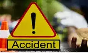 पाकिस्तान में कार के खड्डे में गिर जाने से आठ लोगों की मौत