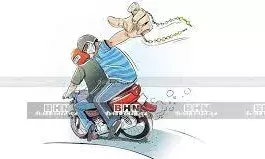 पौने दो घंटे में बुजुर्ग महिला व दो युवकों की छीन ली चेन