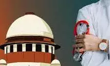 जब डॉक्टर लिखेंगें जेनेरिक दवाएं, तब रुकेगी कंपनियों की रिश्वतखोरी; सुप्रीम कोर्ट की टिप्पणी जब डॉक्टर लिखेंगें जेनेरिक दवाएं, तब रुकेगी कंपनियों की रिश्वतखोरी; सुप्रीम कोर्ट की टिप्पणी