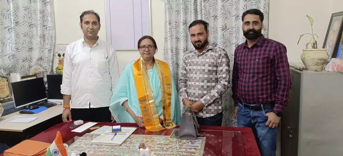 कुकिंग कन्वर्जन एवं कुककम हेल्पर मानदेय भुगतान के लिए शिक्षक संघ राष्ट्रीय के प्रतिनिधिमंडल ने की मुख्य जिला शिक्षा अधिकारी से वार्ता कुकिंग कन्वर्जन एवं कुककम हेल्पर मानदेय भुगतान के लिए शिक्षक संघ राष्ट्रीय के प्रतिनिधिमंडल ने की मुख्य जिला शिक्षा अधिकारी से वार्ता