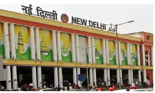 नई दिल्ली रेलवे स्टेशन पर बम की सूचना, लोगों में अफरा-तफरी