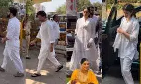 निर्मल कपूर का अंतिम संस्कार: मां के निधन से टूटे अनिल-बोनी निर्मल कपूर का अंतिम संस्कार: मां के निधन से टूटे अनिल-बोनी