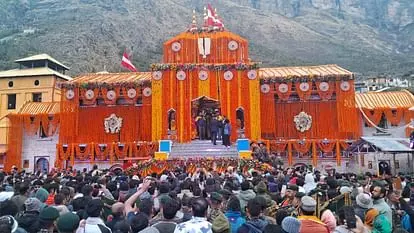 बदरीनाथ मंदिर के कपाट खुले, बड़ी संख्या में उमड़े श्रद्धालु