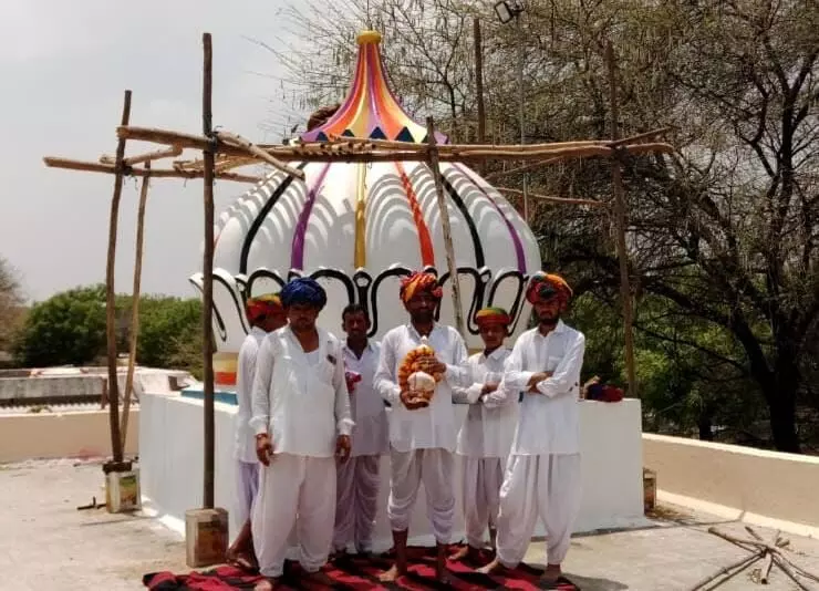 कालिरडिया में चारभुजा नाथ मंदिर की पूर्णाहुति, मूर्ति प्राण प्रतिष्ठा व कलश की स्थापना की कालिरडिया में चारभुजा नाथ मंदिर की पूर्णाहुति, मूर्ति प्राण प्रतिष्ठा व कलश की स्थापना की