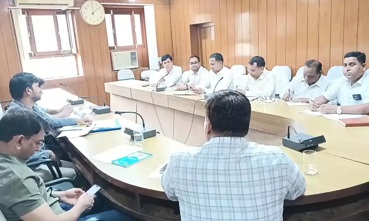 नगर परिषद एवं नगर पालिकाओं की समीक्षा बैठक आयोजित,जिले में सफाई अभियान की शुरुआत गुरुवार से