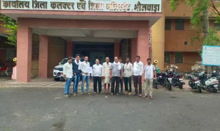 दादिया को बांसड़ा ग्राम पंचायत से अलग किया तो ग्रामीण देंगे धरना प्रदर्शन, जि‍ला कलेक्‍टर को सौंपा ज्ञापन