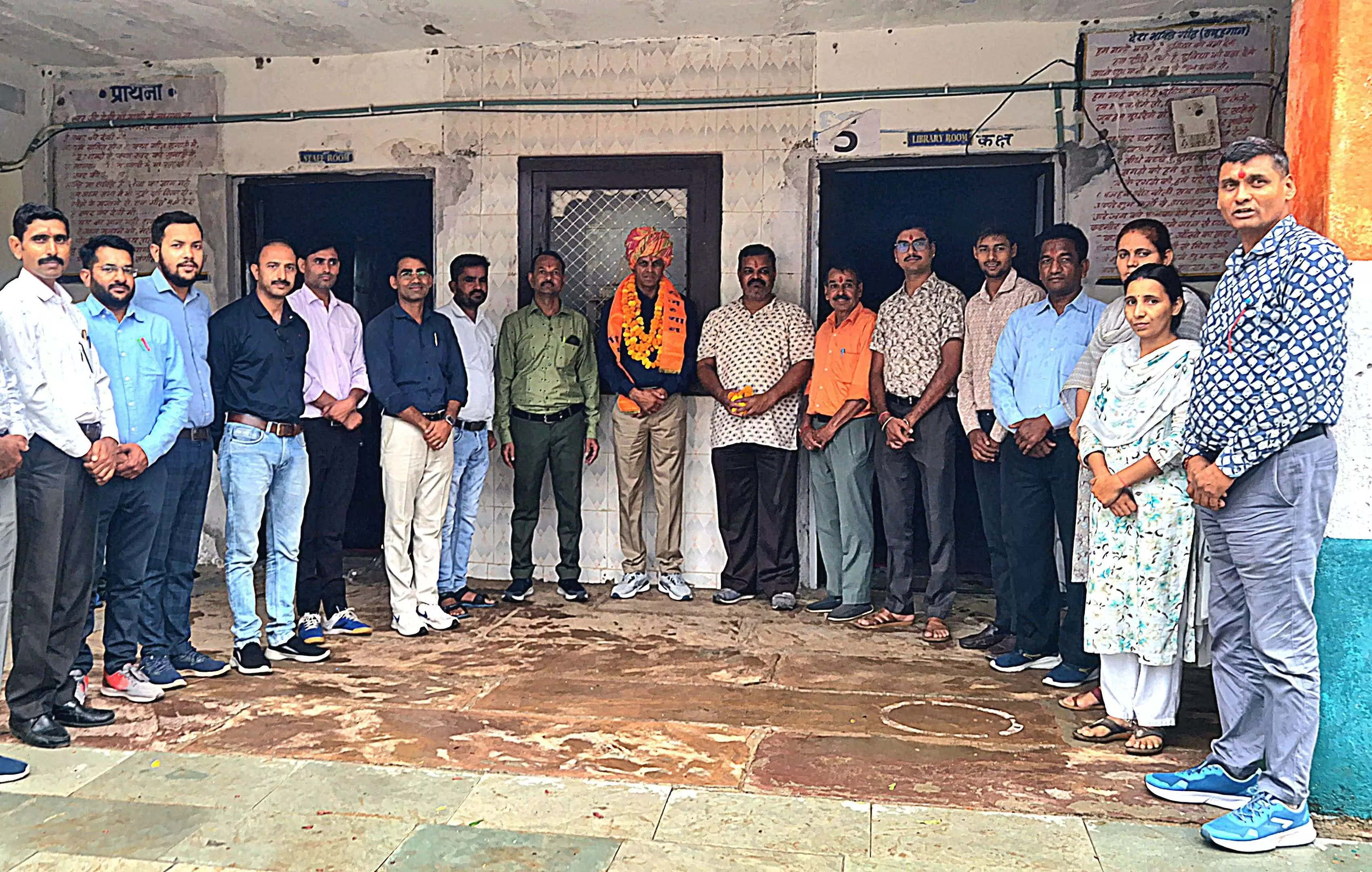 पूर्व विभाग मंत्री राजेन्द्र शर्मा का पनोतिया विद्यालय में किया स्वागत पूर्व विभाग मंत्री राजेन्द्र शर्मा का पनोतिया विद्यालय में किया स्वागत