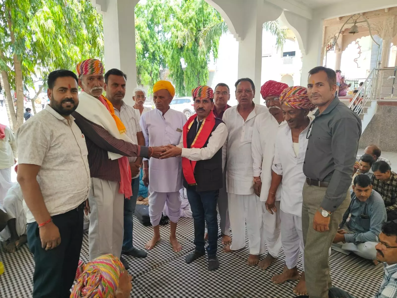 मेवलिया प्रजापत समाज मेवाड़ चौखला की बैठक आयोजित, भामाशाओं का हुआ सम्मान मेवलिया प्रजापत समाज मेवाड़ चौखला की बैठक आयोजित, भामाशाओं का हुआ सम्मान