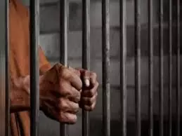 घर के बरामदे में सोये ग्रामीण की मुरकियां लूटने के चार आरोपित जेल से गिरफ्तार घर के बरामदे में सोये ग्रामीण की मुरकियां लूटने के चार आरोपित जेल से गिरफ्तार