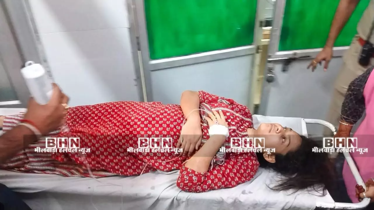 रोडवेज बस स्टैंड पर फायरिंग मामला- रिश्तेदार को हज यात्रा के लिए विदा करने आई थी रुमाना रोडवेज बस स्टैंड पर फायरिंग मामला- रिश्तेदार को हज यात्रा के लिए विदा करने आई थी रुमाना