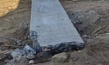 आटूण में बिजली का खम्भा गिरा, टला बड़ा हादसा आटूण में बिजली का खम्भा गिरा, टला बड़ा हादसा