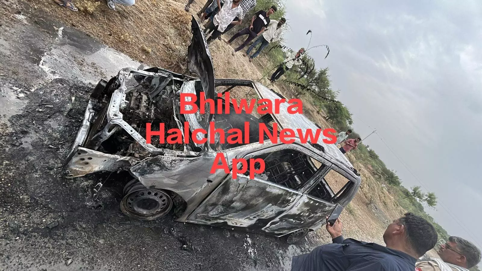 चलती वेगन आर कार भभकी, चालक ने सतर्कता बरतकर खुद को बचाया चलती वेगन आर कार भभकी, चालक ने सतर्कता बरतकर खुद को बचाया
