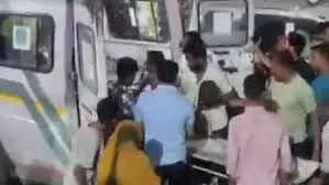 मायरा लेकर जा रहे परिवार की पिकअप पलटी, चार बच्चों समेत पांच की मौत