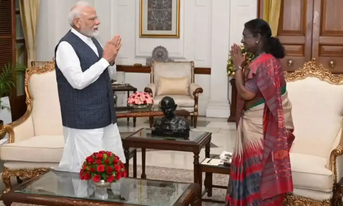 आतंकियों को मिट्टी में मिलाने के बाद राष्ट्रपति से मिले PM Modi