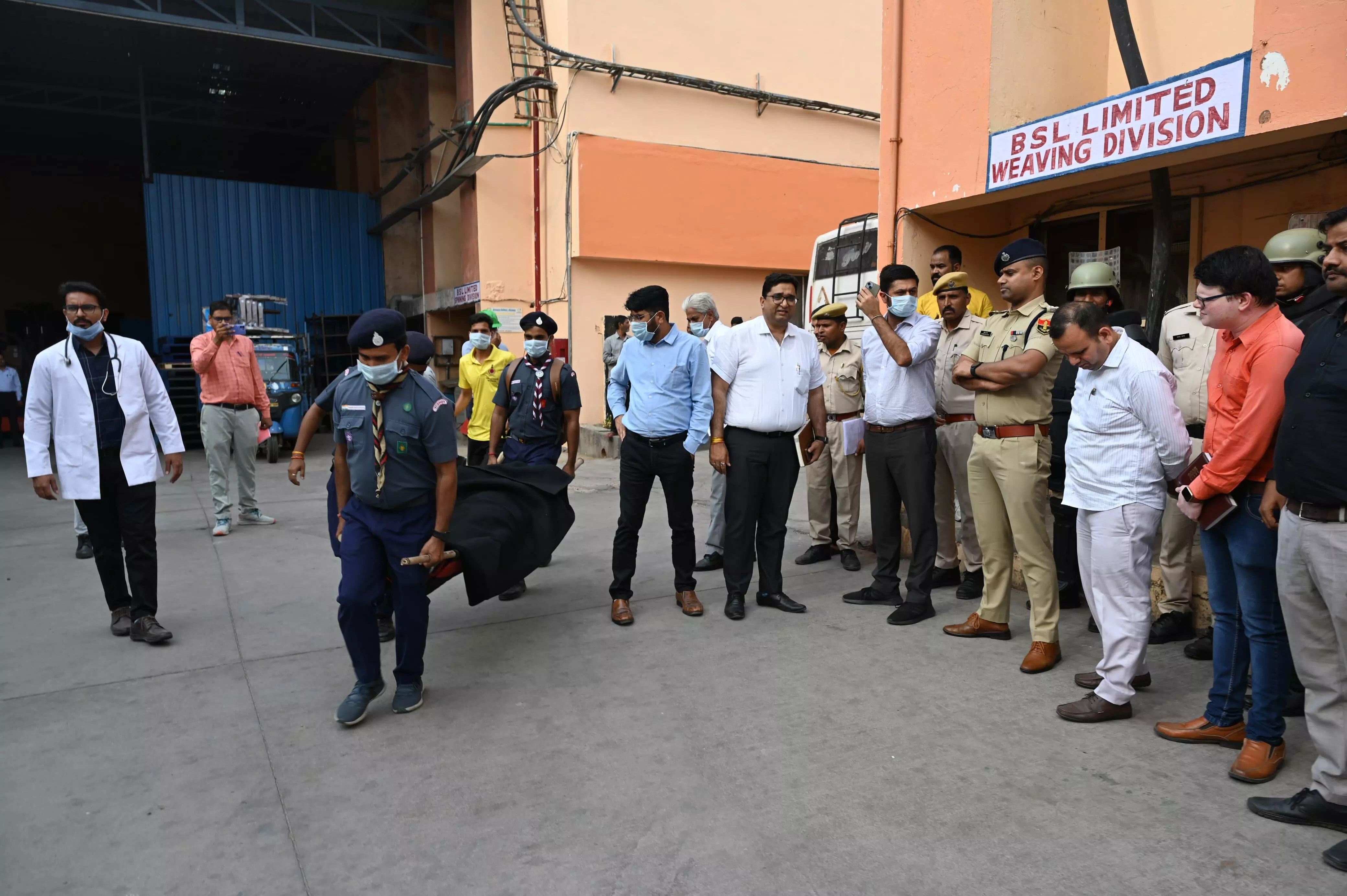 आपदा की घड़ी में प्रशासन की त्वरित कार्रवाई और समन्वित प्रयासों से दिखी आपदा प्रबंधन की सुदृढ़ तैयारियां आपदा की घड़ी में प्रशासन की त्वरित कार्रवाई और समन्वित प्रयासों से दिखी आपदा प्रबंधन की सुदृढ़ तैयारियां