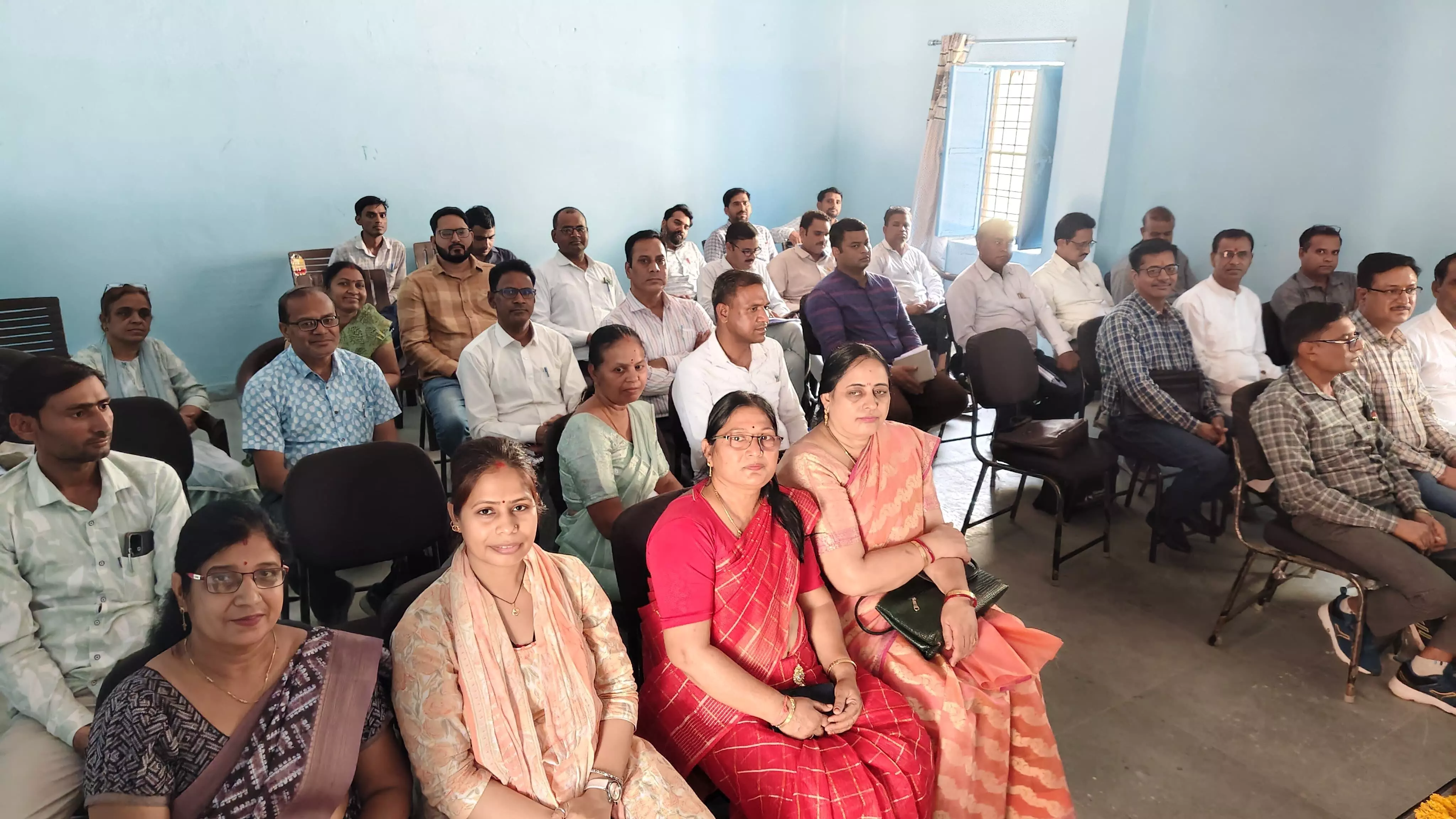 सवाईपुर विद्यालय मे प्रधानाचार्यो की मासिक ब्लॉक बैठक सवाईपुर विद्यालय मे प्रधानाचार्यो की मासिक ब्लॉक बैठक
