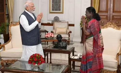 आतंकियों को मिट्टी में मिलाने के बाद राष्ट्रपति से मिले PM Modi