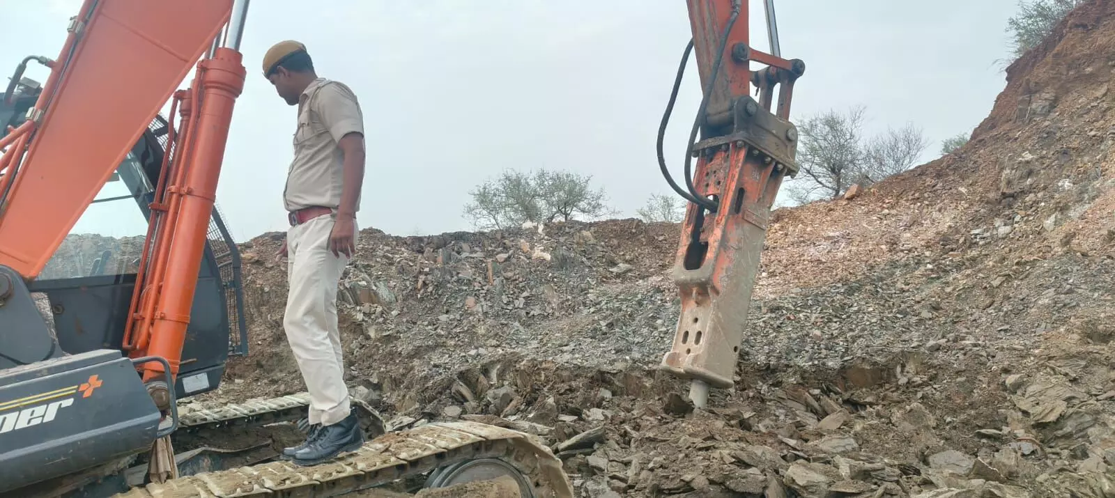 पहाड़ों की कटाई और अवैध खनन पर कार्रवाई, जब्त की एलएनटी मशीनें