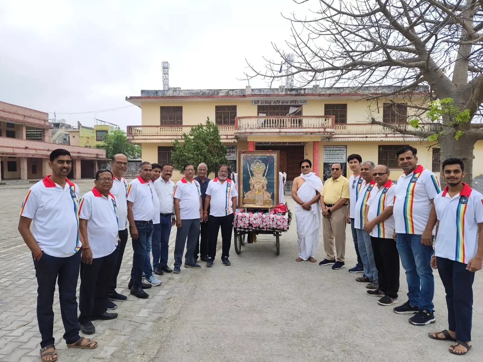 जिनशासन स्थापना दिवस पर निकाली प्रभात फेरी, किया ध्वजारोहण जिनशासन स्थापना दिवस पर निकाली प्रभात फेरी, किया ध्वजारोहण