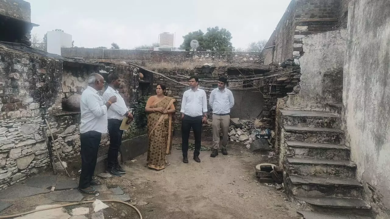 एसीईओ ने आमेट व दोवड़ा में शौचालयों सहित विभिन्न विकास कार्यों का किया निरीक्षण एसीईओ ने आमेट व दोवड़ा में शौचालयों सहित विभिन्न विकास कार्यों का किया निरीक्षण
