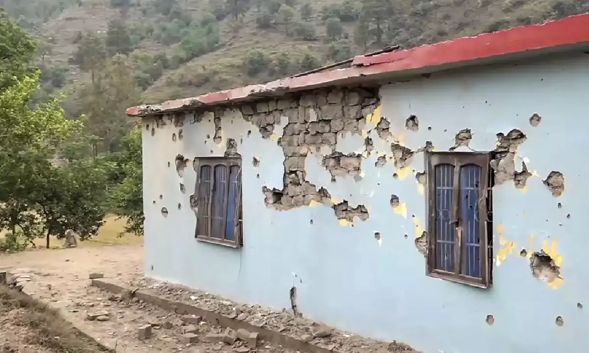 पाकिस्तानी गोलीबारी में महिला की मौत, भारतीय सेना... ... जैसलमेर में शाम ६ बजे से सुबह तक ब्लेक आऊटचंडीगढ़-अंबाला में हवाई हमले की वॉर्निंगआईपीएल  स्थगित;