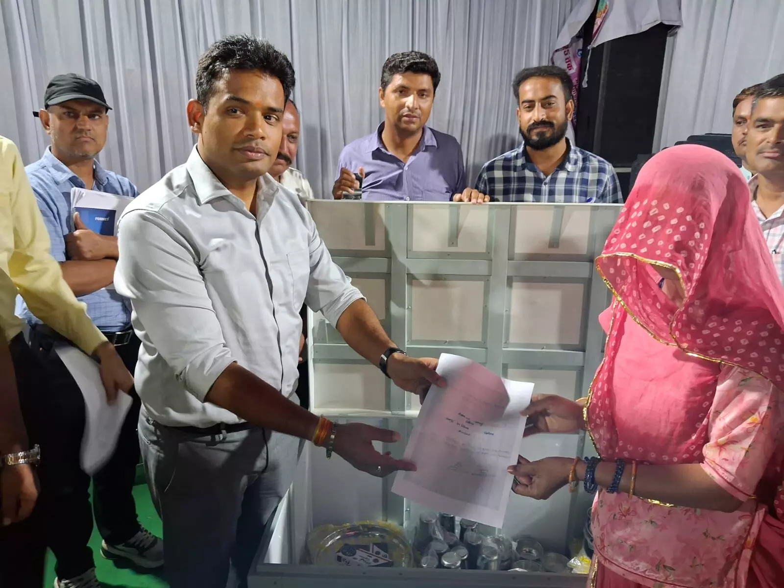 जिला कलक्टर ने चित्तौडग़ढ़ के अभयपुर ग्राम पंचायत पर की रात्रि चौपाल