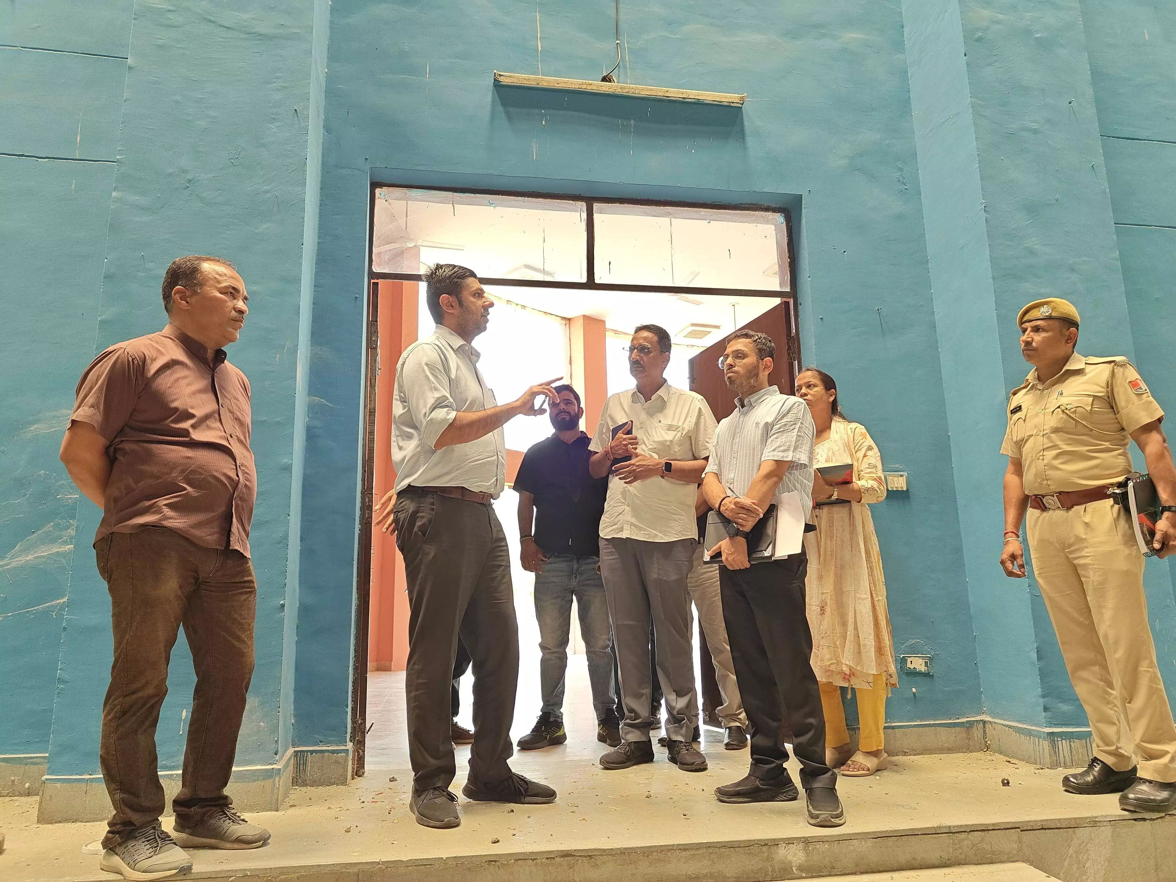 जिला कलेक्टर संधू ने सुखाड़िया स्टेडियम का दौरा कर किया निरीक्षण, अधिकारियों की ली रिव्यू बैठक जिला कलेक्टर संधू ने सुखाड़िया स्टेडियम का दौरा कर किया निरीक्षण, अधिकारियों की ली रिव्यू बैठक